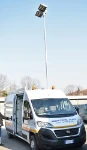 00_Von Syncro System eingerichteter Fiat Ducato mit pneumatischem Teleskoplichtmast und LED-Scheinwerfern für den Zivilschutz