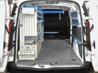 01_Ausstattung eines Ford Connect mit Einrichtungssystem Syncro Ultra