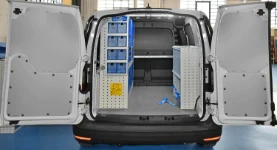 01_Caddy mit Einrichtung an beiden Seitenwänden