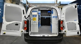 01_Citroën Berlingo mit Einrichtung von Syncro System für Elektriker