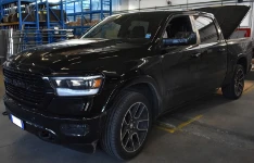 01_Der „monumentale“ Dodge Ram in der Syncro-Werkstatt