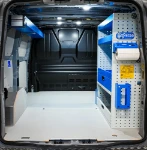 01_Ford Custom für die Reinigung von Solarmodulen (1)