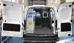 01_Maßgeschneidert eingerichteter Kangoo für Heizungstechniker