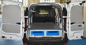 01_Renault Express Van mit Syncro Unterflurmodul mit zwei Schubladen 