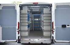 01_Spezialeinrichtung von Syncro im Fiat Ducato eines ambulanten Händlers