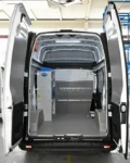 01_Transporter Renault Trafic mit Karosserieverkleidungen