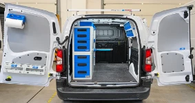 01_Von Syncro eingerichteter Fiat Doblò 2022 L2H2 für Renovierungen