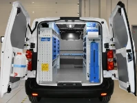 01_Von Syncro eingerichteter Opel Movano für Landmaschinen