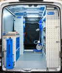 01_Von Syncro für die Wartung von Feuerlöschern eingerichteter Ford Transit L3H2 