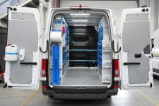 01_Von Syncro für einen Installateur ausgestatteter VW Crafter