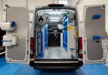 01_Von Syncro System eingerichteter Iveco Daily L2H2 für den Service für Baumaschinen