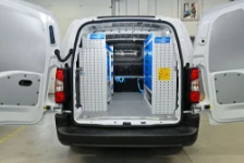 01_Von Syncro System eingerichteter Toyota Proace City L2H1 für Servicetechniker von Bewässerungsanlagen