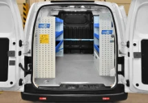 01_Von Syncro System für einen Elektriker ausgestatteter Nissan NV200