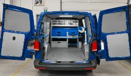 01_VW Transporter für Luftfilteranlagen, mit Einrichtung an der Laderaumtrennwand