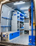 02_Abstellfläche mit Ladungssicherungssystem und verschiedene Regalwannen und Einlegeböden im Daily in Padua