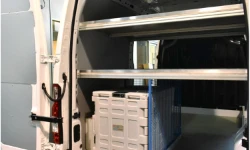 02_Detail des Gitters für die Kühlbox im Lieferwagen