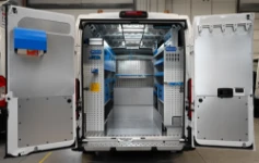 02_Ducato für Multi-Service-Dienstleister mit herausnehmbarem Trog in der Mitte (1)
