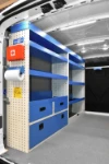 02_Ford Transit mit Fächern und Regalwannen von Syncro