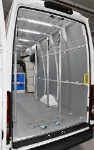 02_Klemmbalken und komplette Laderaumverkleidung im Iveco Daily