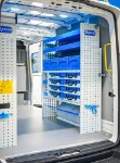 02_Linke Wand des Man Tge L3H2 mit Schubladen, Regalwannen und Kofferfixierung