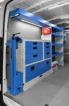 02_Linke Wand des Maxus eDELIVER9 mit Werkbank aus Holz