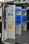 02_Linke Wand des Proace mit Schubladen und Regalen des Systems Syncro Ultra
