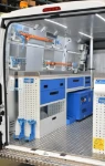02_Linke Wand im Ducato mit Werkbank von Syncro System