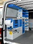 02_Von Syncro System als mobile Werkstatt eingerichtete linke Wand des Crafter