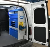 03_Ausziehbarer Schraubstockhalter für Kleintransporter