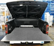 03_Auszug des Schlittens aus der Pritsche des Dodge Ram