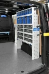 03_Ford Custom mit durchsichtigen Behältern und Airlineprofil Syncro
