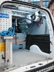 03_Kabeltrommel und Schlauchaufroller in dem von Syncro für Straßenbauarbeiten eingerichteten Doblò