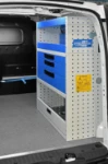 03_Metallschubladen und Bodenfach im Nissan NV250 eines Gas- und Wasserinstallateurs