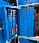 03_Offene Lochplatte, maximal nutzbare Fläche für Werkzeug am Fahrzeugschrank