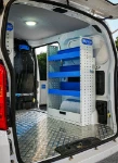03_Rechte Wand des BYD ETP3 mit konfigurierbaren Regalwannen (1)