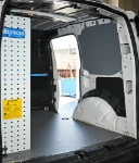 03_Rechte Wand des Caddy ohne Einrichtungen, nur Laderaumverkleidungen