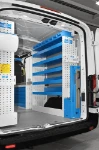 03_Regalwannen und klappbarer Schraubstockhalter von Syncro System im Transit L2H2