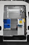 03_Werkstattbereich im Iveco Daily mit Zubehör und Möbeln für Nutzfahrzeuge