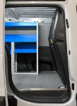 04_Blick durch die Seitentür in den von Syncro System ausgestatteten Berlingo