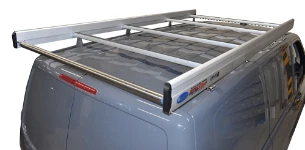 04_Dachträgersystem auf dem Transporter mit Grundträger, Laderolle und Seitenwangen