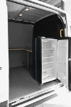 04_Eckschreibtisch im Ford Transit einer Tierärztin