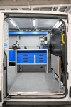 04_Klappbare Werkbank im Ford Transit - zugeklappt