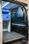 04_Laderaumtrennwand des Transporter mit Laufschiene Syncroblock und Spanngurt