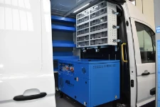 04_Laderaumtrennwand im Crafter mit Kompressor-Generator-Kombination