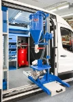 04_Lastenauszug für verschiedene Ausrüstungen in dem von Syncro System ausgestatteten Transit