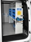 04_Schraubstock auf einem ausziehbaren Schraubstockhalter in dem von Syncro System eingerichteten Expert