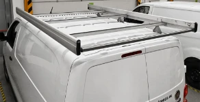 05_Dachträger mit dem Ultrasilent-System auf dem Dach des Fiat Scudo