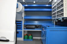 05_Durchsichtige Kleinteilebehälter, Kanisterhalter und Wechselrichter im Crafter