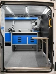 05_Klappbare Werkbank im Ford Transit - aufgeklappt