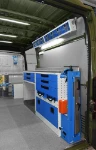 05_Rechte Wand des Ducato L3H2 mit Werkbank und klappbarem Schraubstockhalter